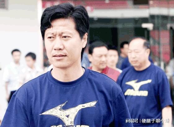 他是老辽足阵中“奔跑的羚羊”，为了家乡球队毅然复出，柳忠长